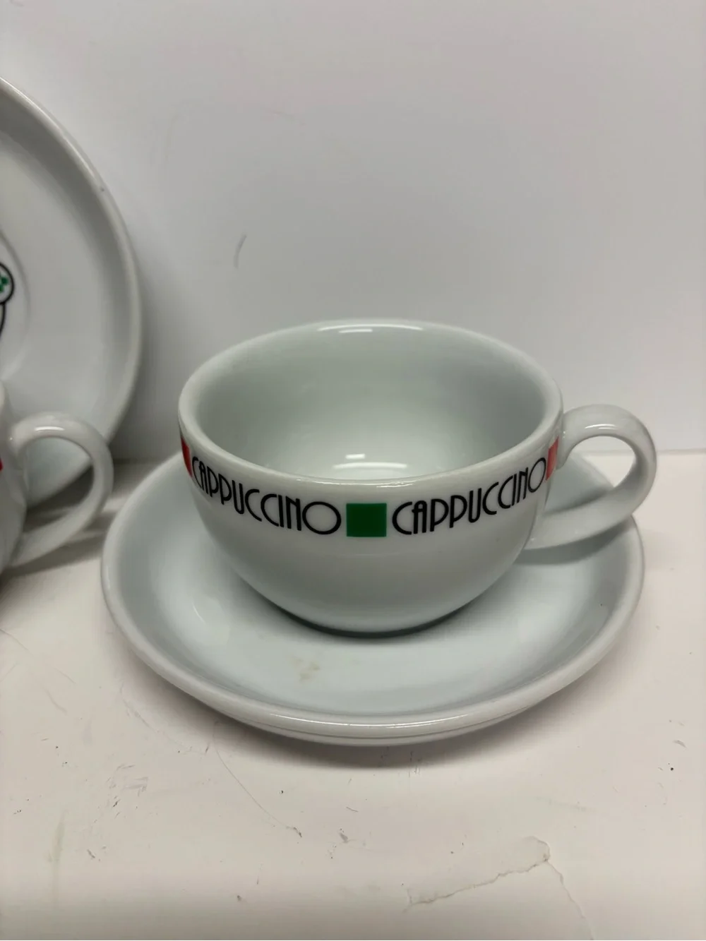 Projecting 2500 LTD white cappuccino